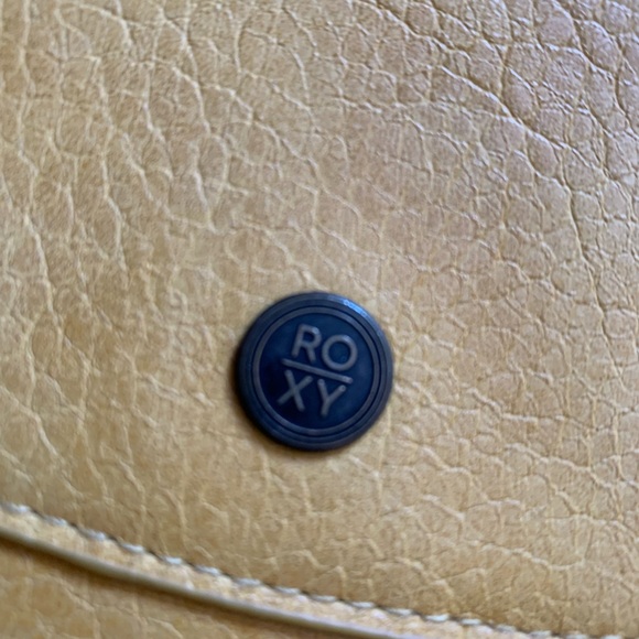 Brand new Roxy purse never used. Bought on Zulily - Picture 2 of 4